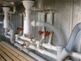 Монтаж алюминиевых радиаторов отопления и труб водопровода